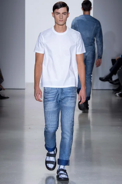 Look 30